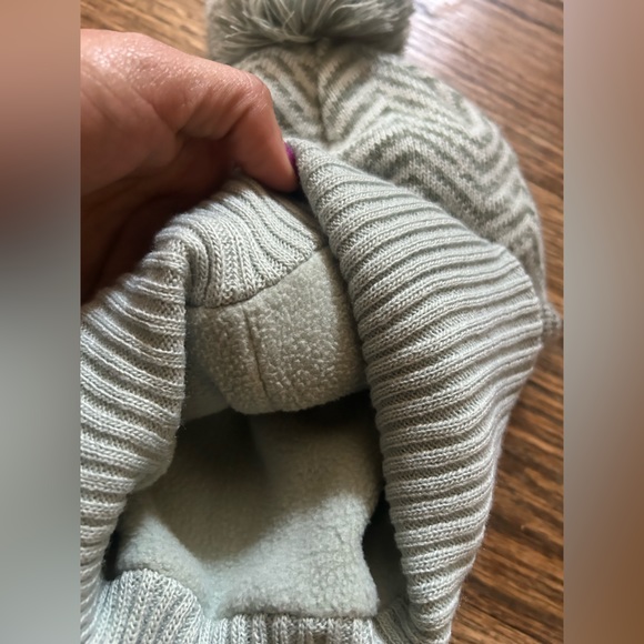 The North Face Logo Chevron Pom Beanie | North Face Beanie | Winter Accessories - Picture 6 of 9